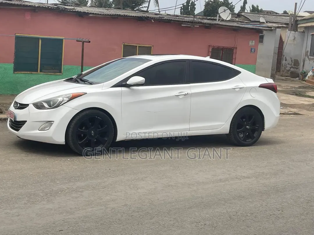 Hyundai Elantra 2012 Off white