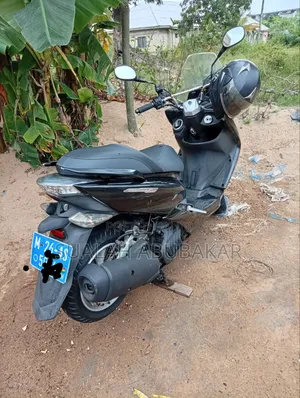 Yamaha Majesty 2025 Black