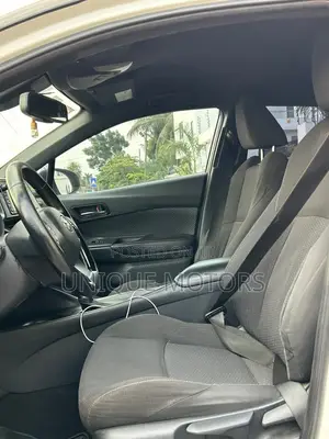 Toyota C-HR LE FWD 2019 White