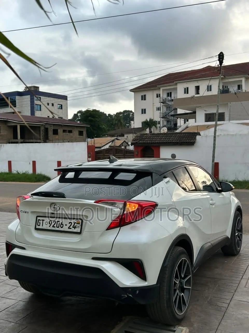 Toyota C-HR LE FWD 2019 White