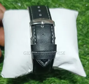 Black Leather Retro Nostalgic Men's Round Quartz Watch