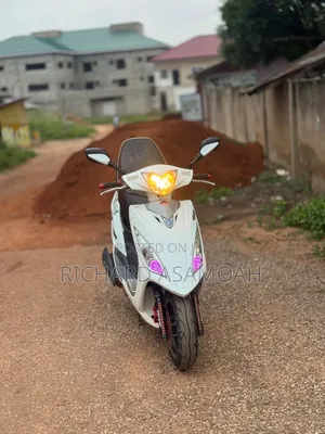 Kymco 2022 White