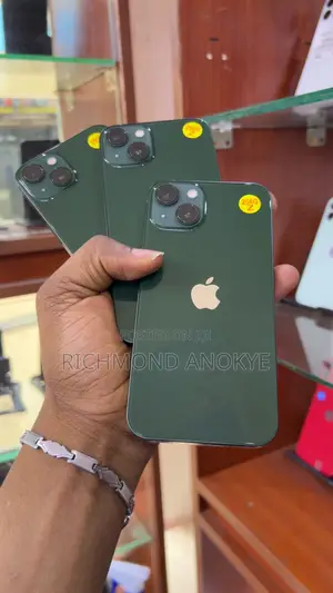Apple iPhone 13 256 GB Green
