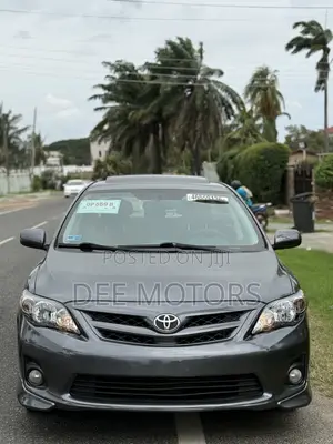 Toyota Corolla S 4dr Sedan (1.8L 4cyl 4A) 2013 Gray