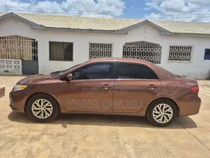 Toyota Corolla 2013 Brown