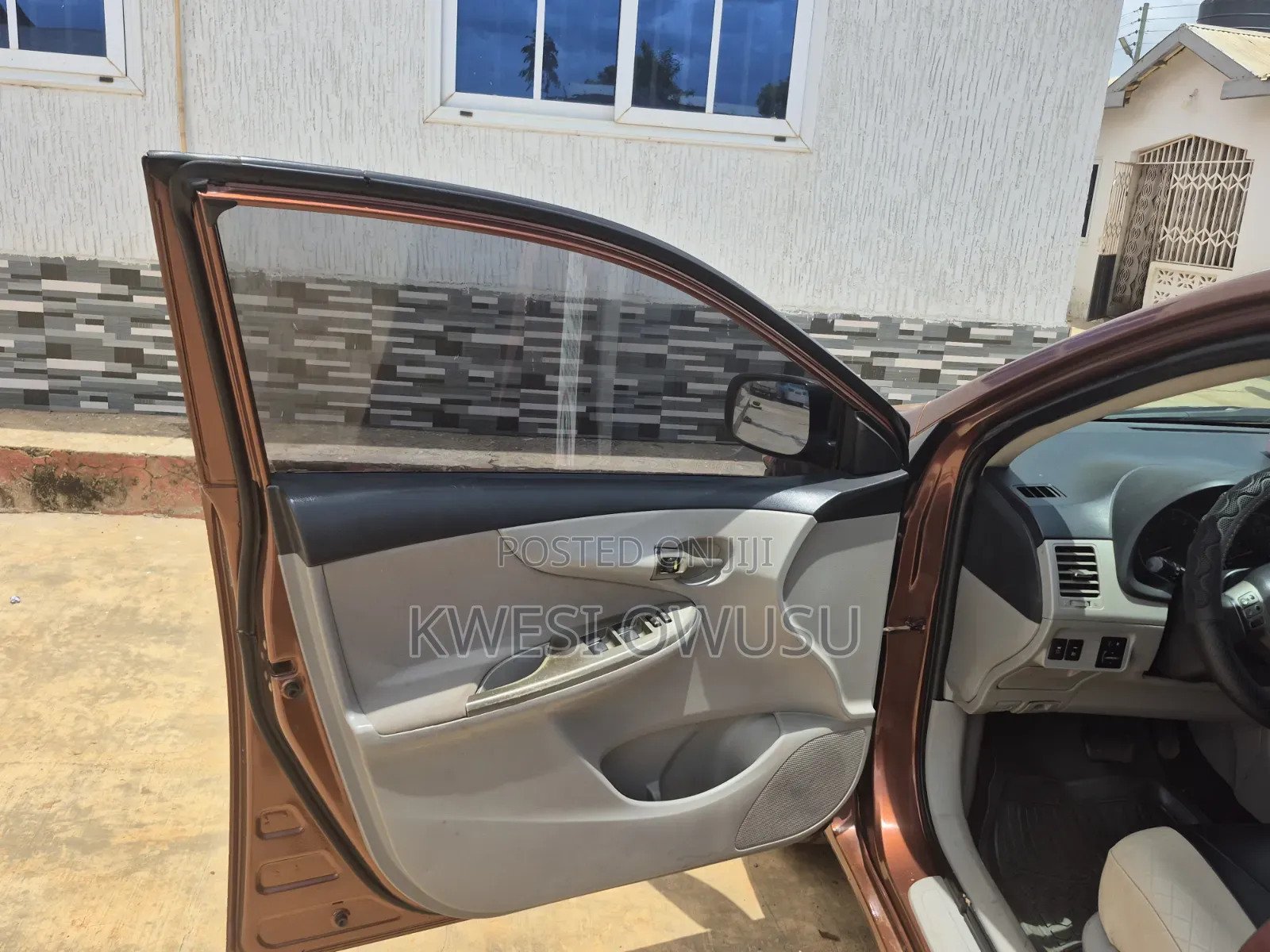 Toyota Corolla 2013 Brown