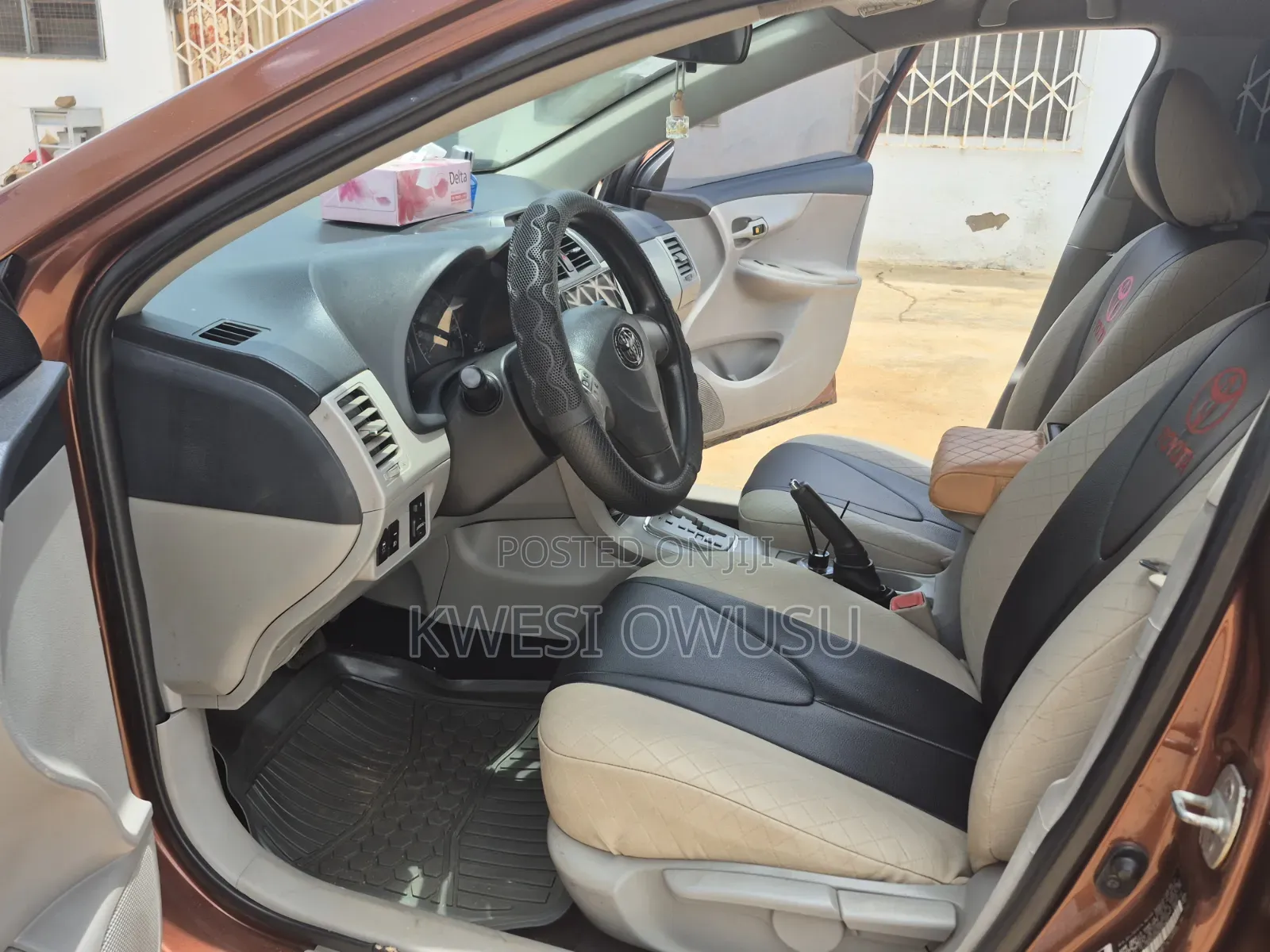 Toyota Corolla 2013 Brown