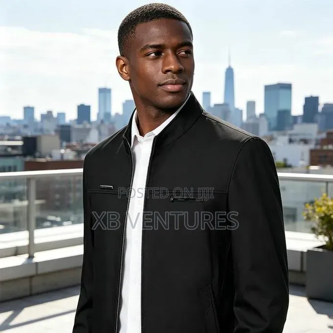 Windproof Zip Up
Outerwear Lightweight Black Coat