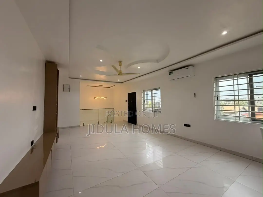 4bdrm House in Lakeside Estate for rent