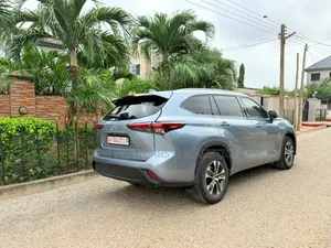 Toyota Highlander 2022 Blue