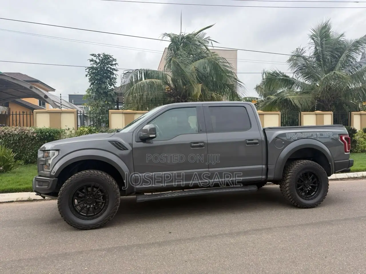 Ford F-150 Raptor 4x4 SuperCrew Cab Styleside 5.5 ft. box 145 in. WB