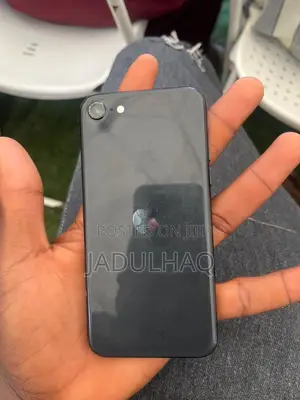 Apple iPhone SE (2020) 64 GB Black