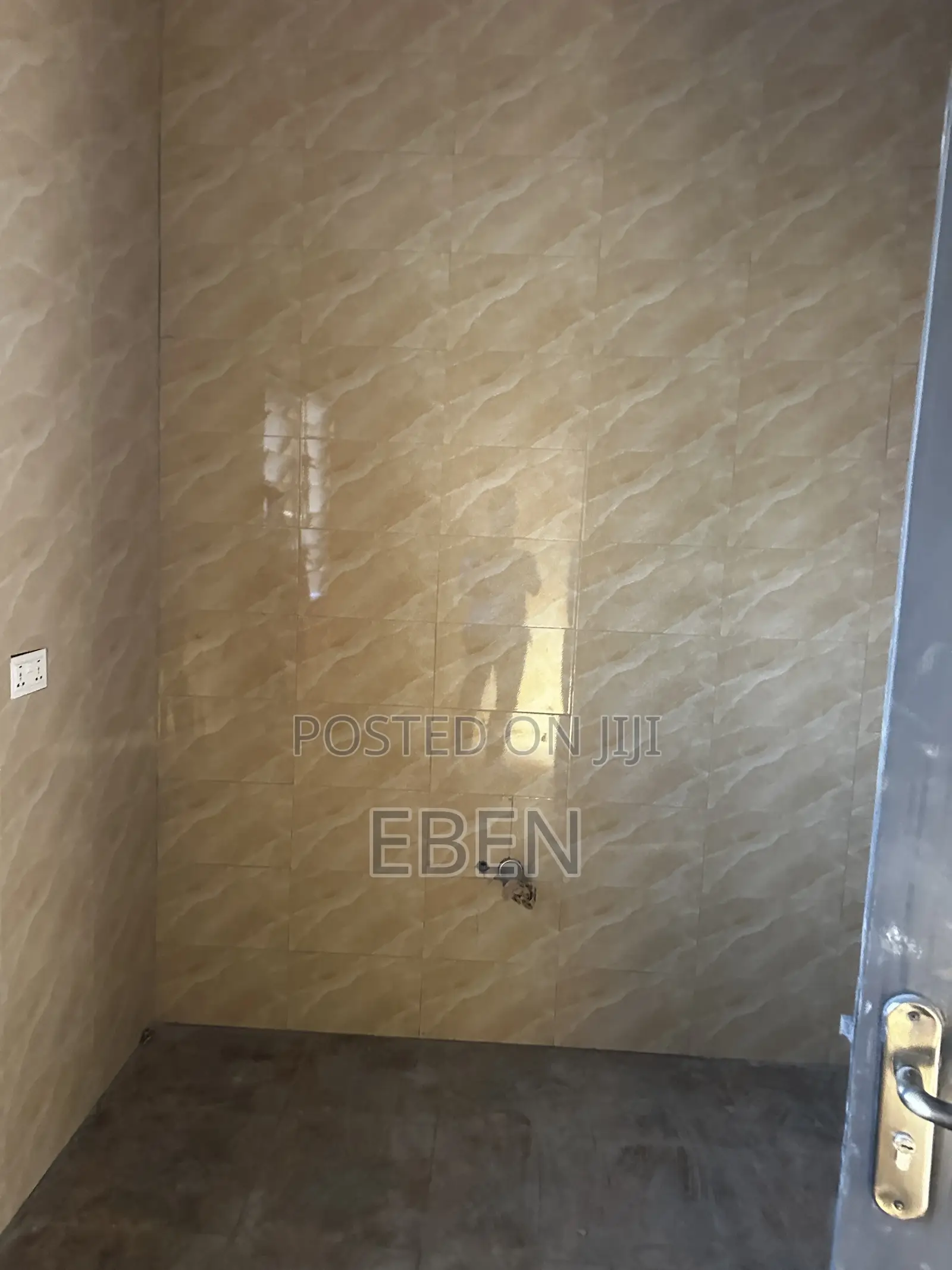 2bdrm Apartment in Osu Ako-Adjei for rent
