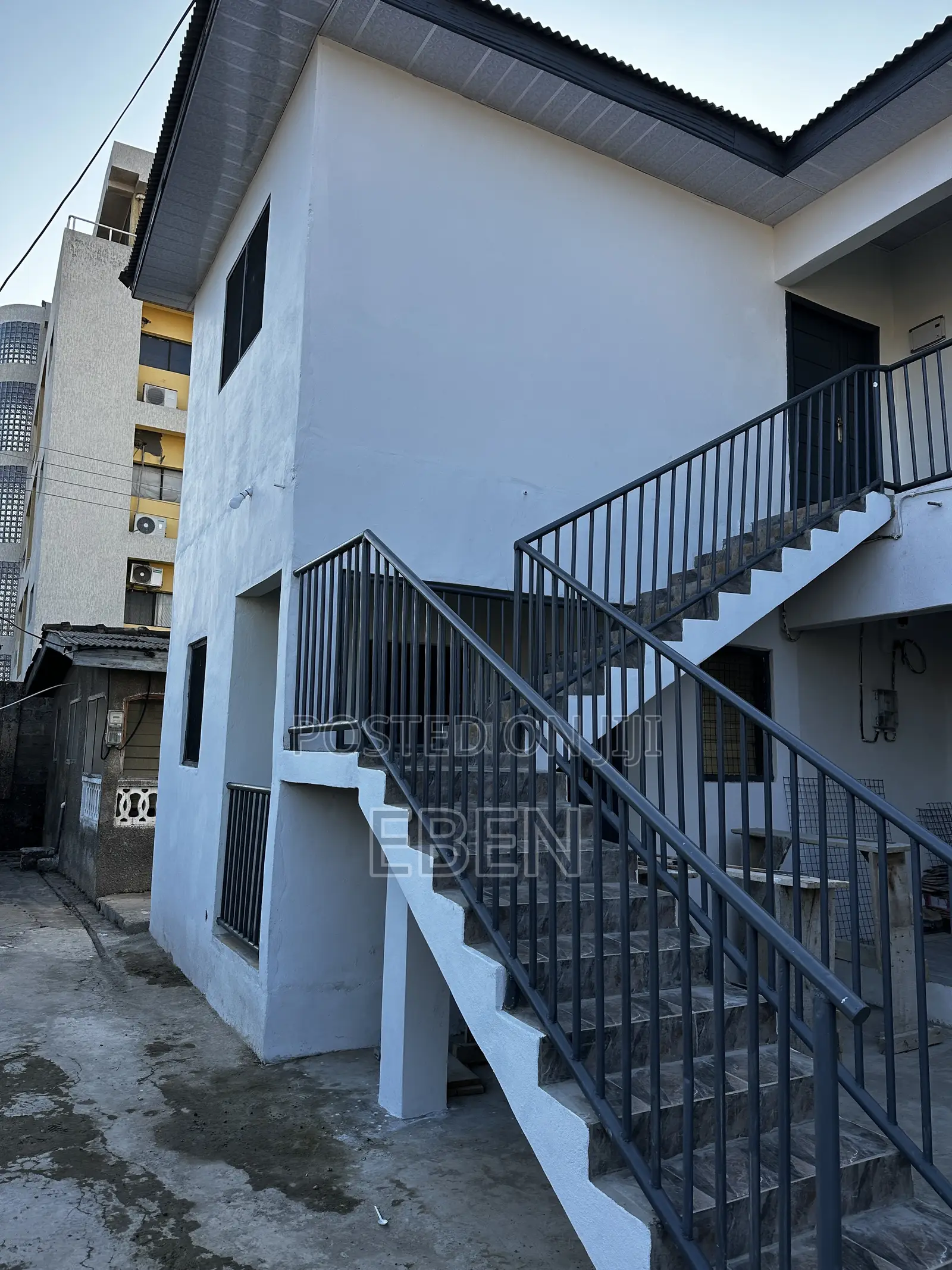 2bdrm Apartment in Osu Ako-Adjei for rent