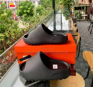 Solid Yeezy Slide