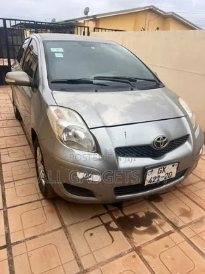 Toyota Vitz 2010 Gray
