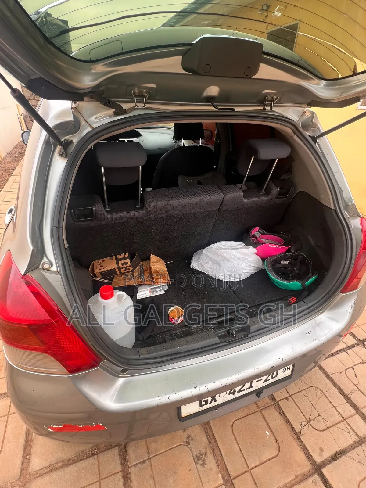 Toyota Vitz 2010 Gray