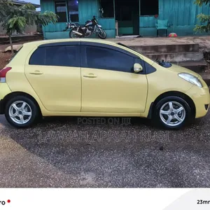 Toyota Vitz 2010 Yellow