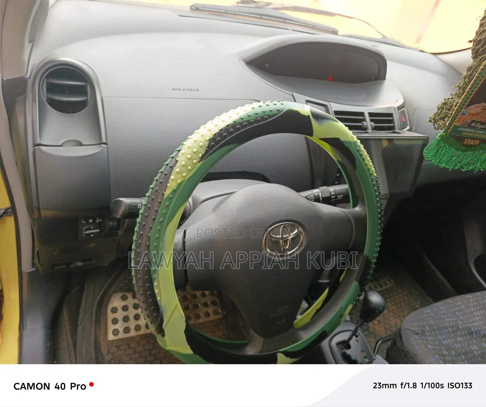 Toyota Vitz 2010 Yellow