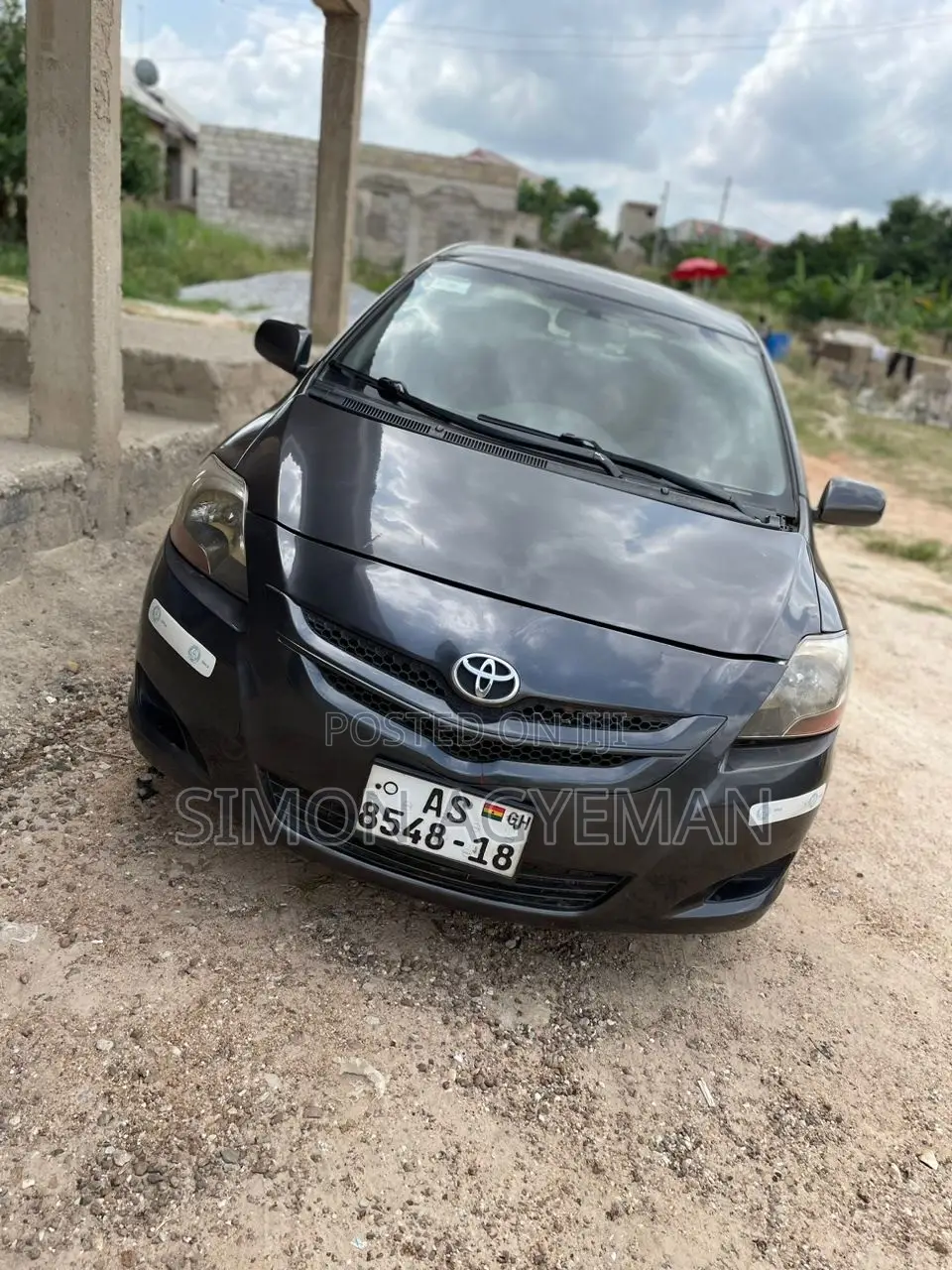 Toyota Yaris Base Sedan 4dr 2010 Gray