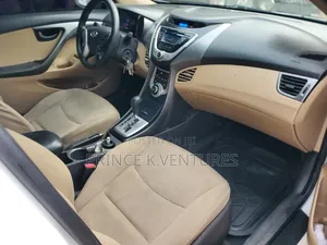 Hyundai Elantra Limited Sedan FWD (1.8L 4cyl 6A) 2013 White