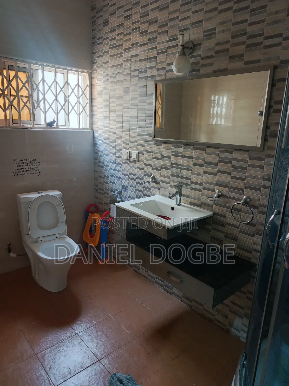 7bdrm House in Etordan, Boundary Road Area for rent