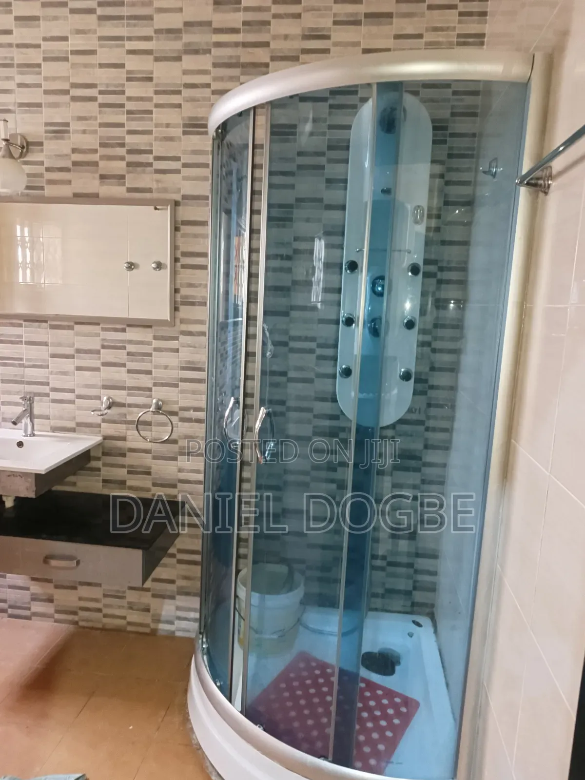7bdrm House in Etordan, Boundary Road Area for rent