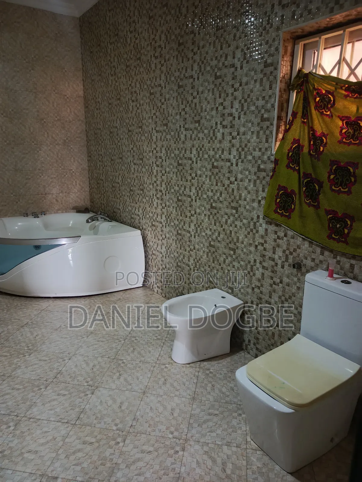 7bdrm House in Etordan, Boundary Road Area for rent