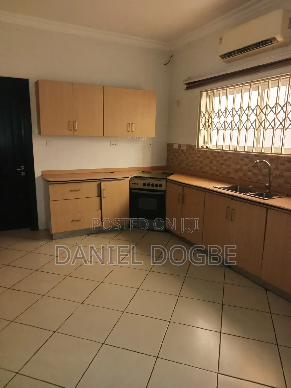 7bdrm House in Etordan, Boundary Road Area for rent