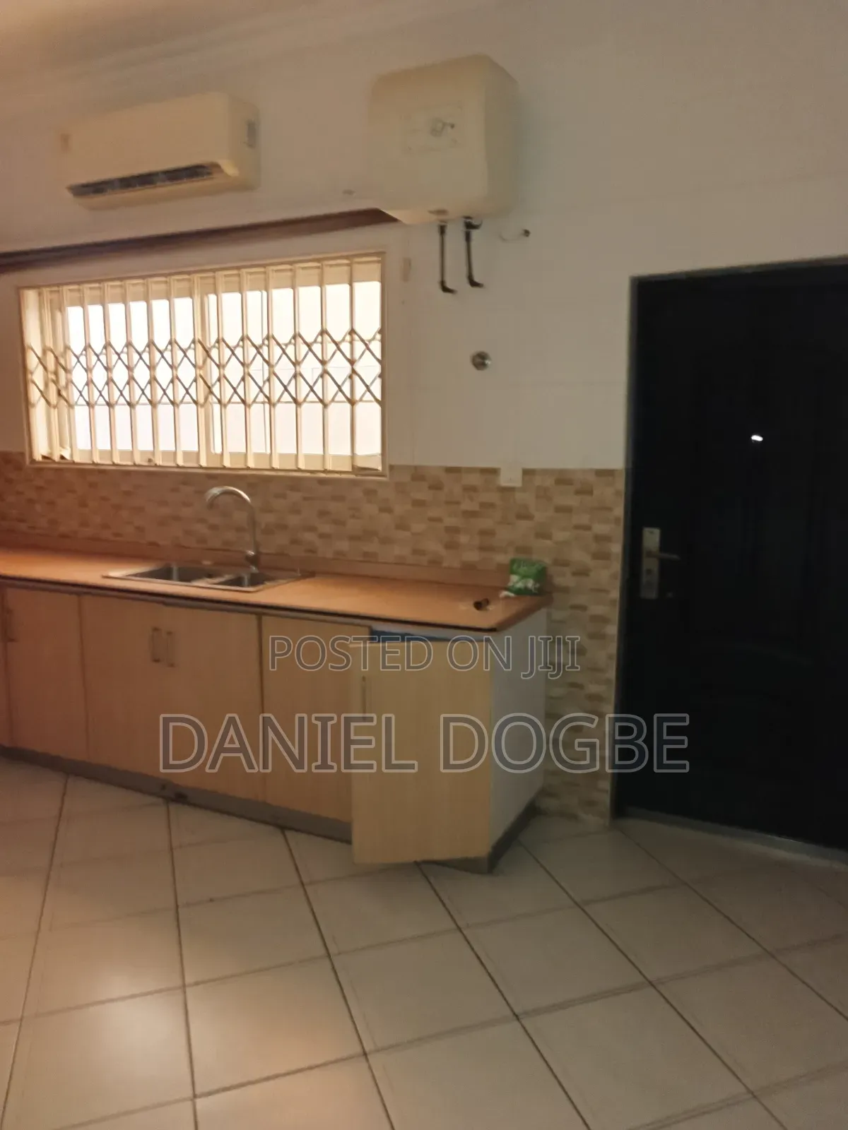 7bdrm House in Etordan, Boundary Road Area for rent