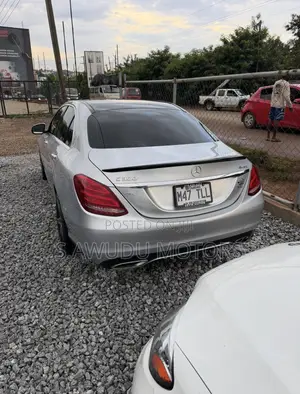 Mercedes-Benz C300 Base 4Matic Coupe AWD (2.0L 4cyl 7A) 2017 Silver