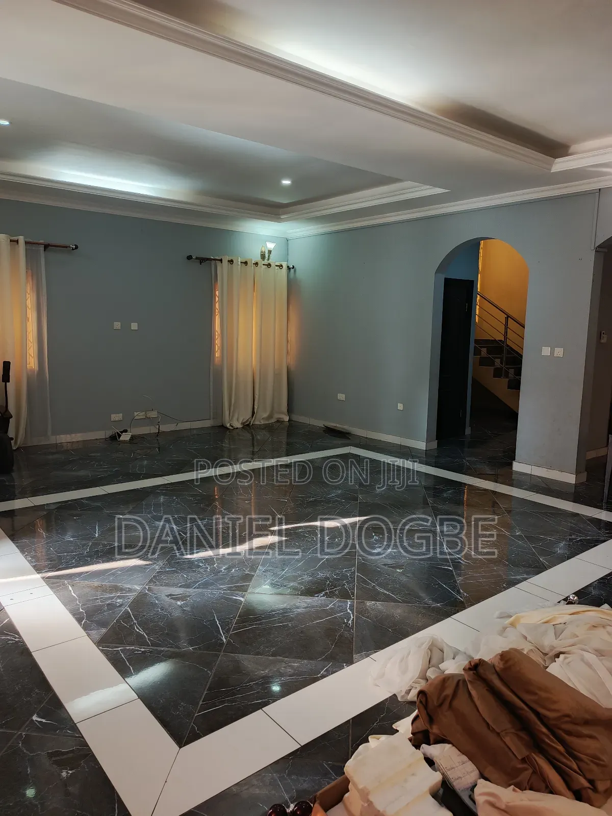 7bdrm House in Etordan, Boundary Road Area for rent
