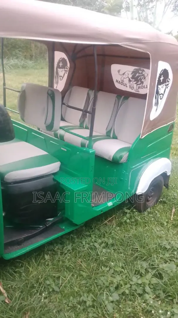 Bajaj RE 2022 Green