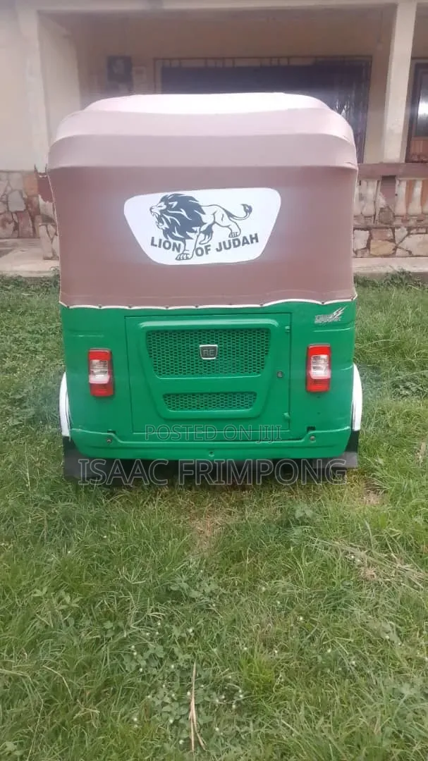 Bajaj RE 2022 Green