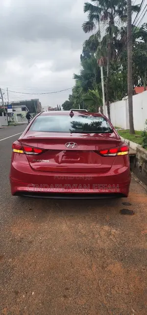 Hyundai Elantra SEL 2018 Red