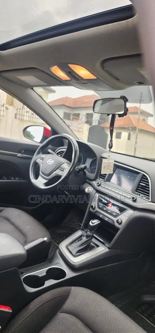 Hyundai Elantra SEL 2018 Red