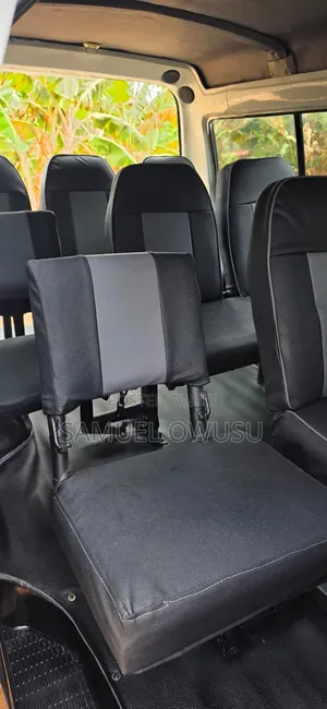 Hyundai H-100 2004 White