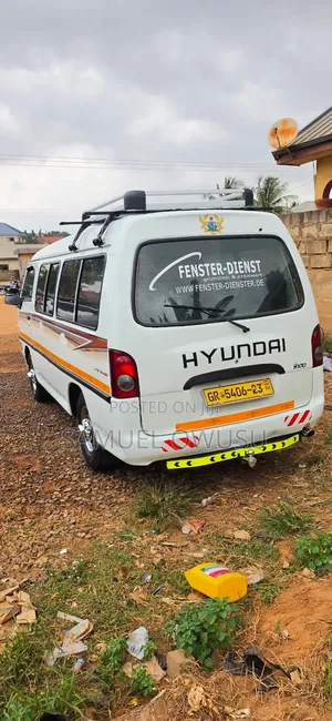 Hyundai H-100 2004 White