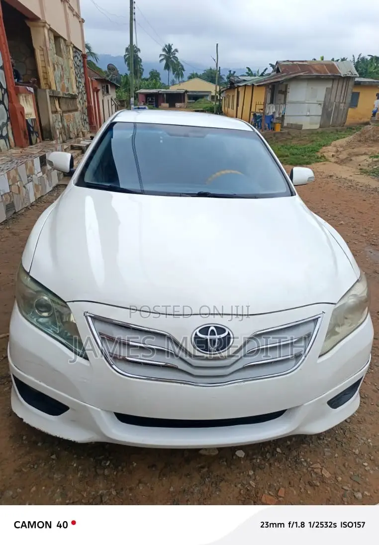 Toyota Camry Base 4dr Sedan (2.5L 4cyl 6M) 2010 White