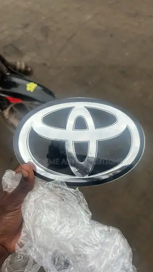 Toyota Tacoma 2016- 2020 Front Grille Emblem