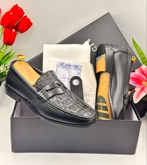 Gucci Men's Leather Classic Penny Loafers