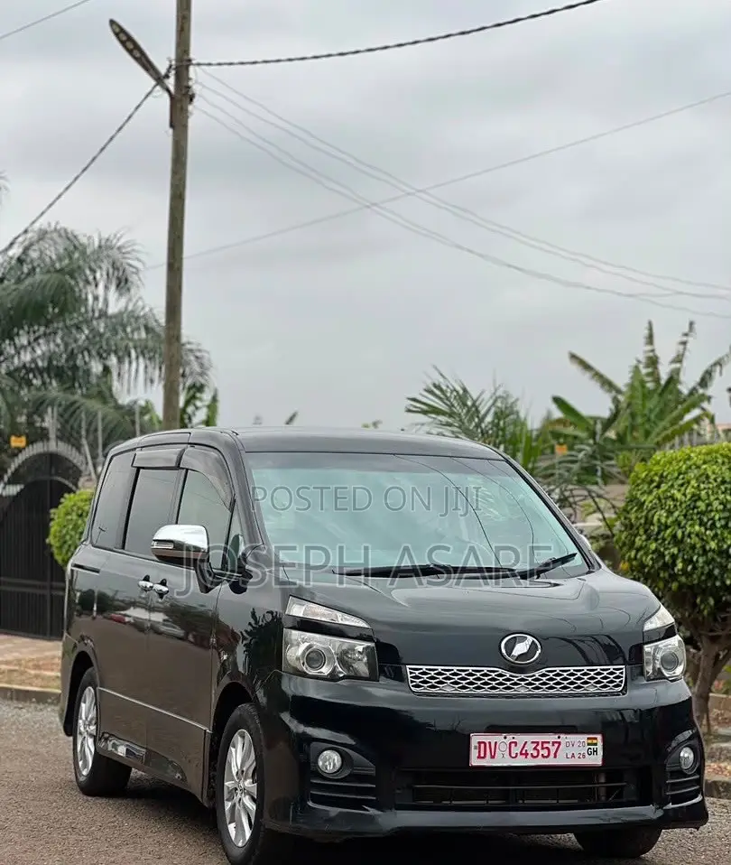 Toyota Voxy 2021 Black