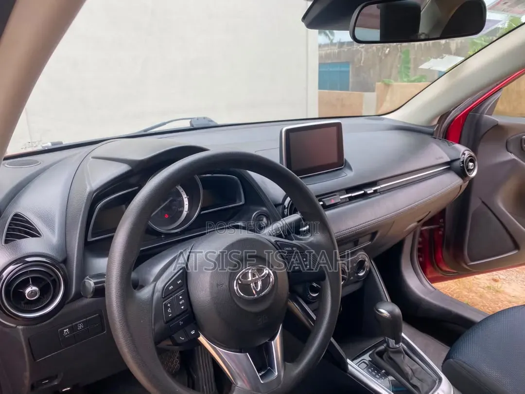 Toyota Yaris iA 1.5 FWD 2018 Red