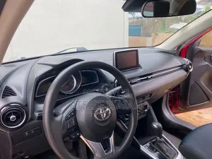 Toyota Yaris iA 1.5 FWD 2018 Red