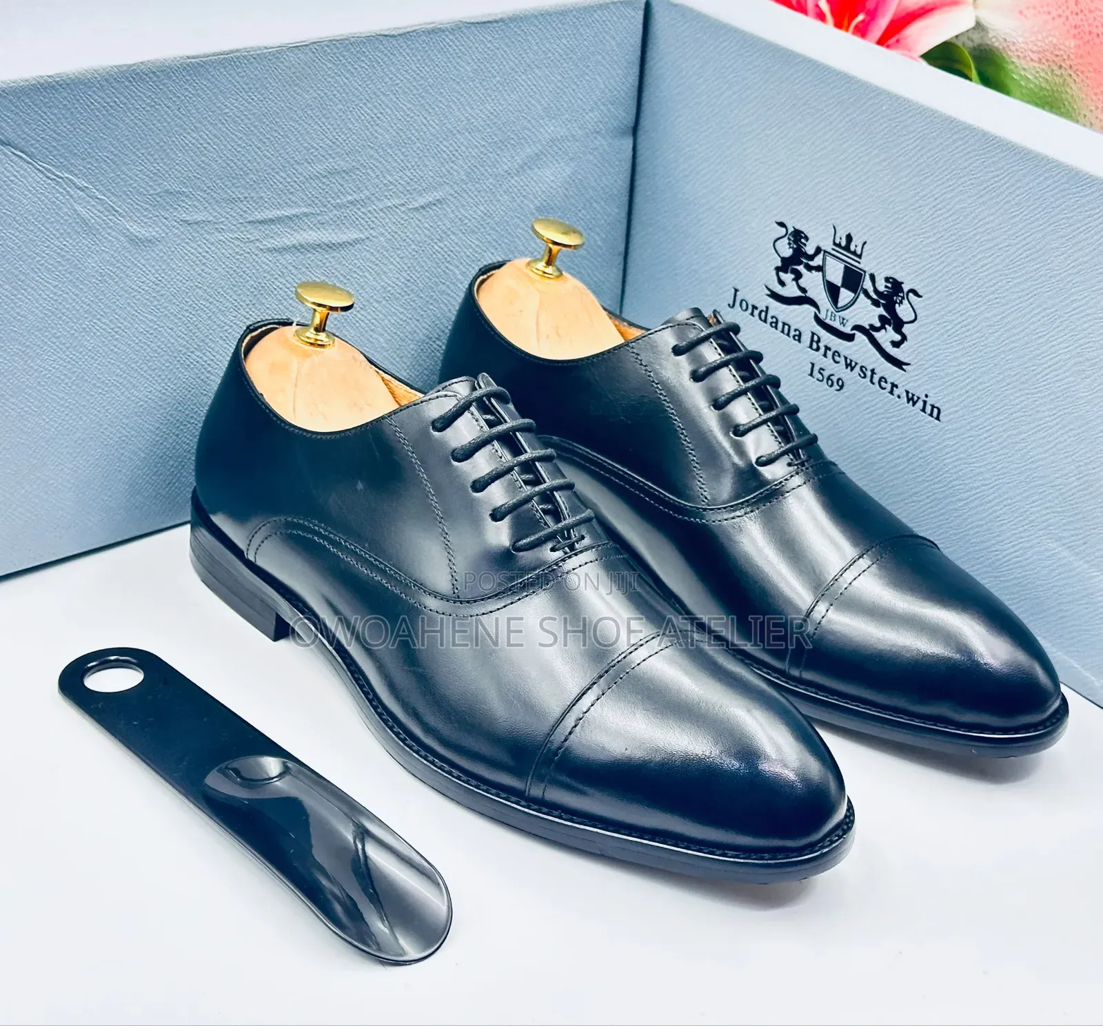 Men's Black Cap-Toe Oxford Dress Shoes.