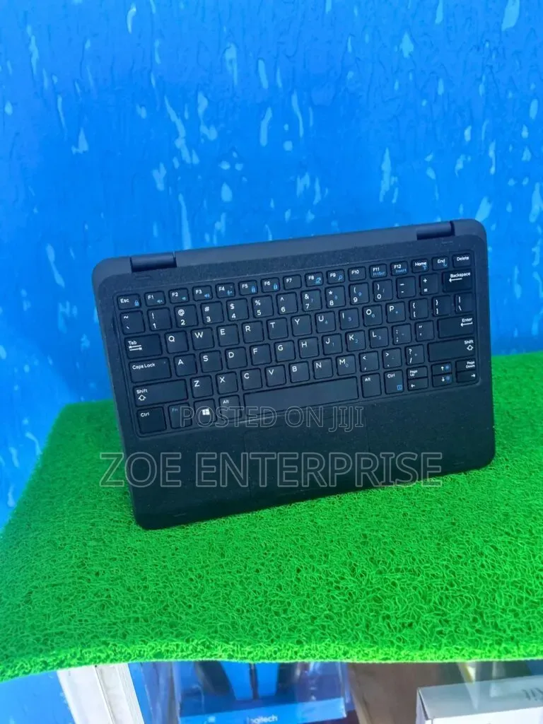 Laptop Dell Latitude 3190 2-in-1 8GB Intel SSD 128GB
