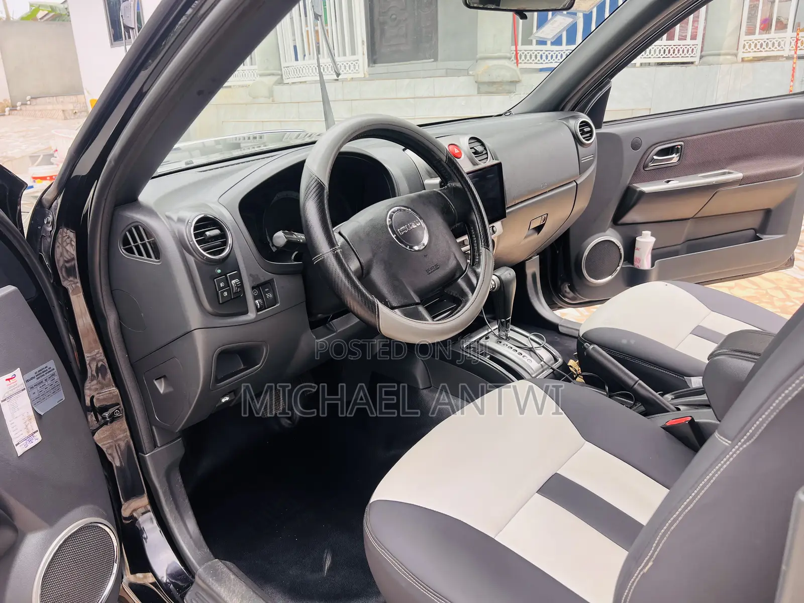 Isuzu D-MAX 2009 Black