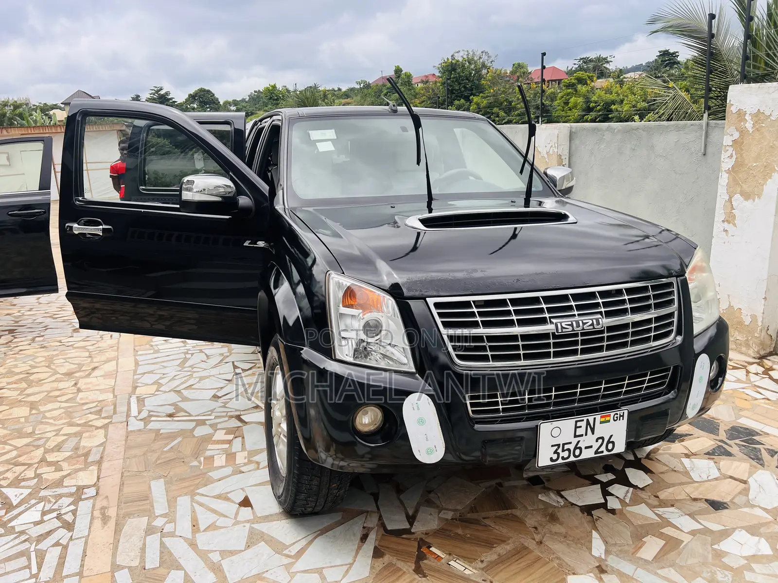 Isuzu D-MAX 2009 Black