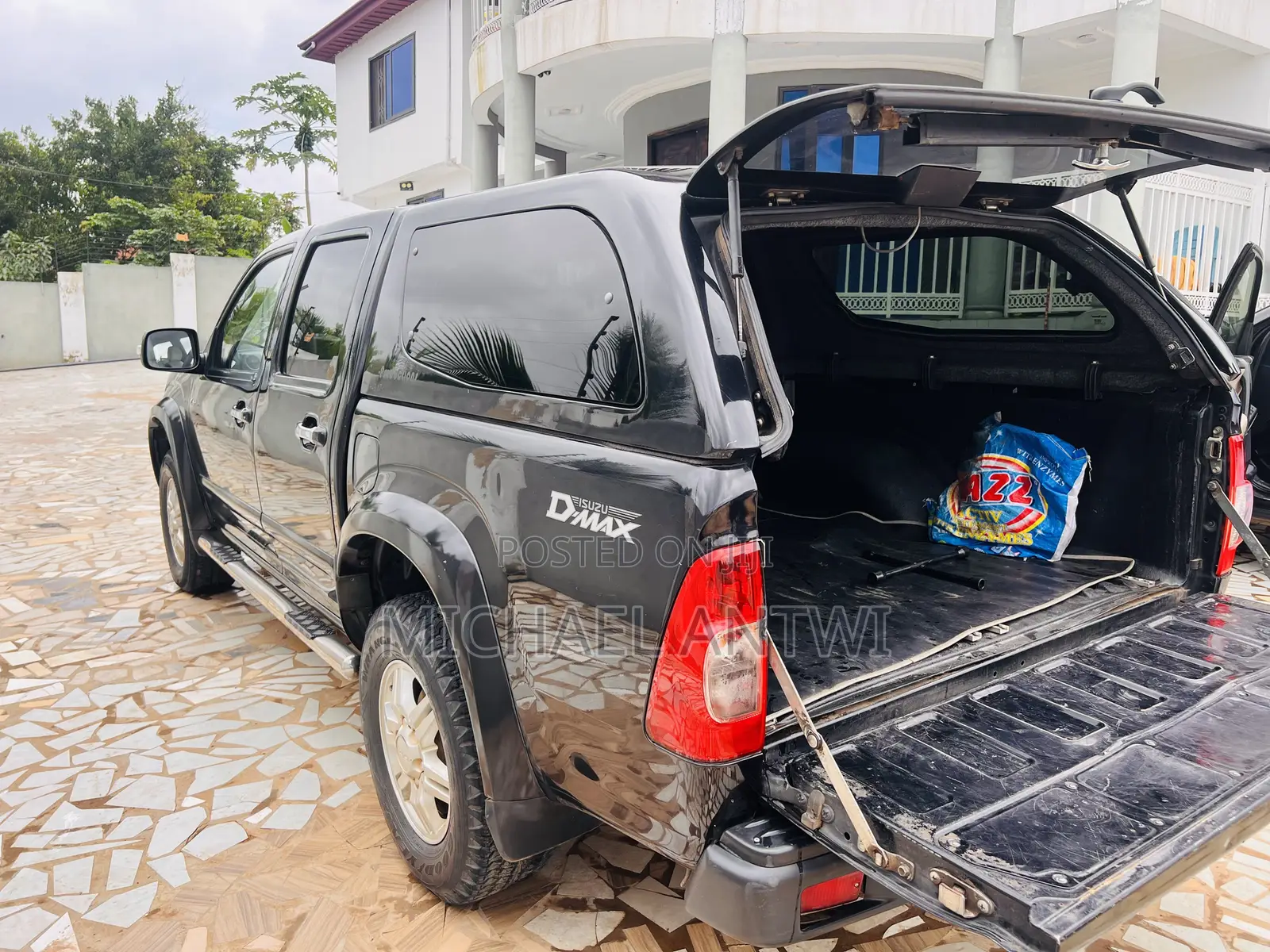 Isuzu D-MAX 2009 Black