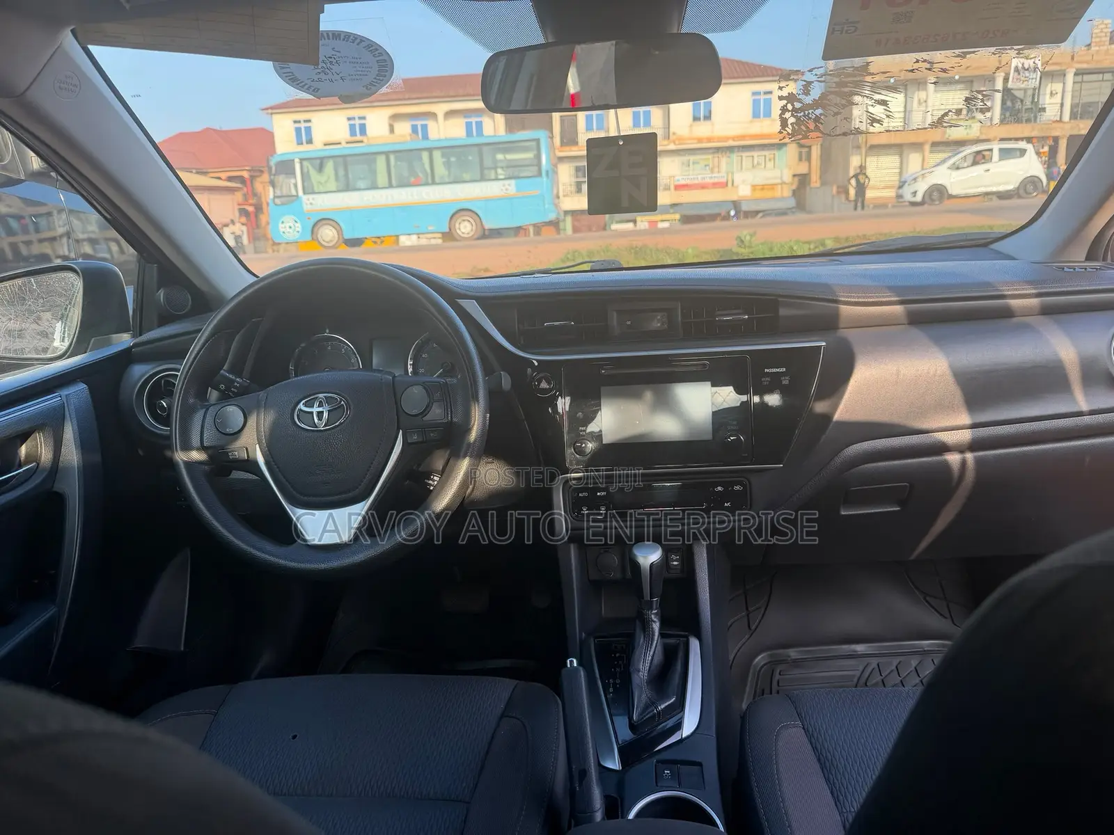 Toyota Corolla LE 4dr Sedan (1.8L 4cyl CVT) 2017 Gray